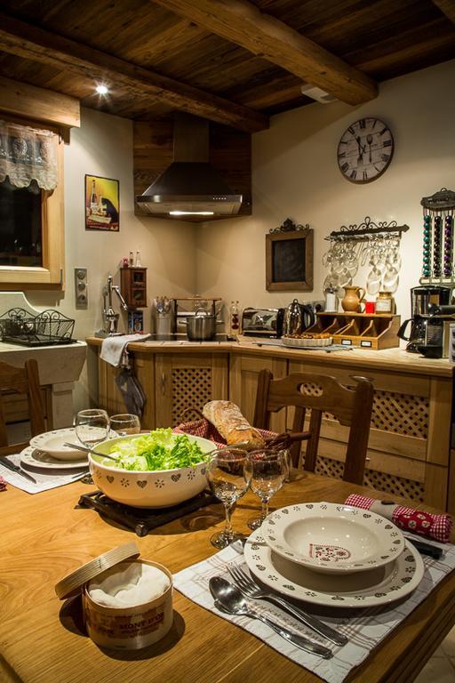 מלון Les Grangettes Chalet Du Lac מראה חיצוני תמונה